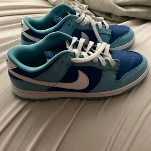 blue dunks women’s 10 men 8.5
